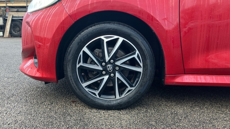 Toyota Yaris 1.5 Hybrid Design 5dr CVT Hybrid Hatchback